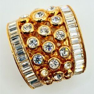 Vintage Elizabeth Taylor jeweled gold tone rhinestone scarf clip